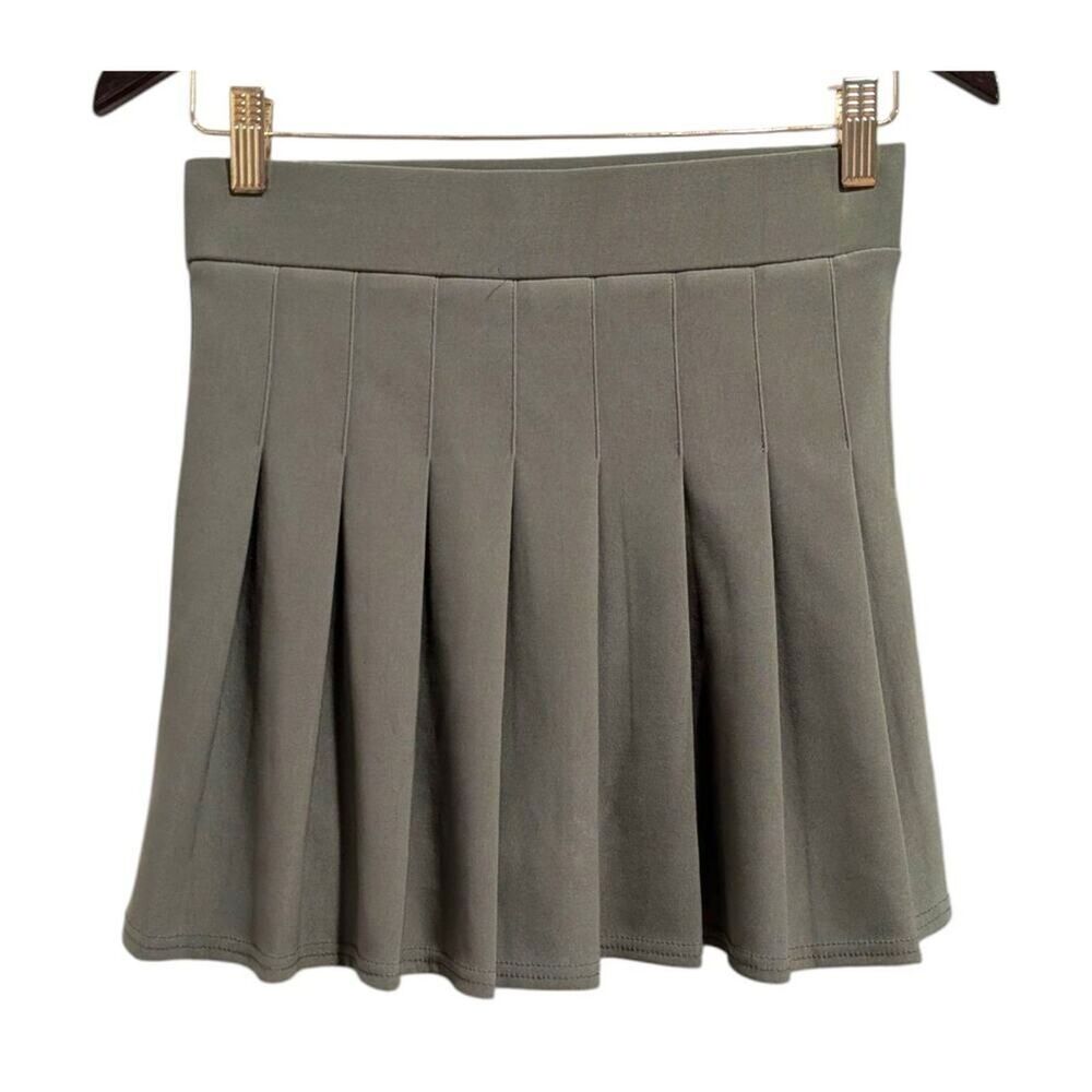 Girls Short Pleated Side Zip Green Skort L